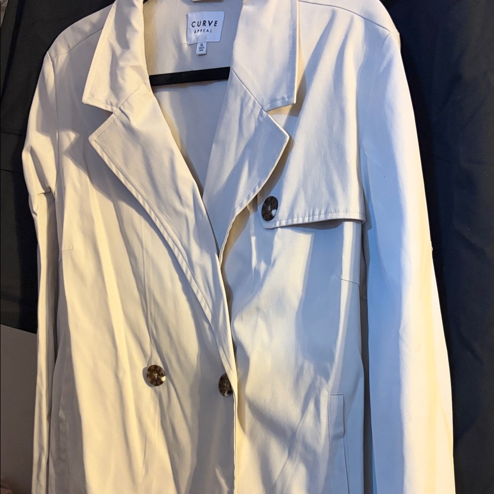 Curve Appeal Women's Cream Trench Coat